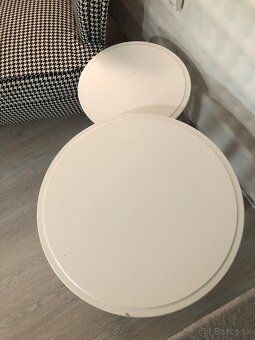 Ikea kreslo-kvalitny ušiak+2ikea biele stoliky+lampa - 2