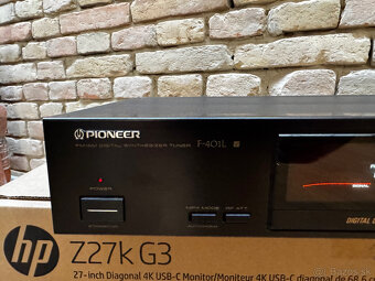 Pioneer FM/AM Digital Synthesizer Tuner F - 401L - 2