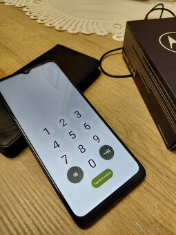 Motorola Moto E22 - 2