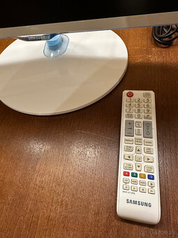 Predám LED TV monitor Samsung T24D391 - 2