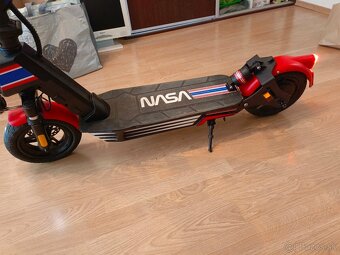 Elektrická kolobežka NASA earth 10-15 čierna - 2