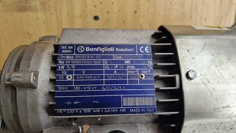 Elektromotor s prevodovkou - 2