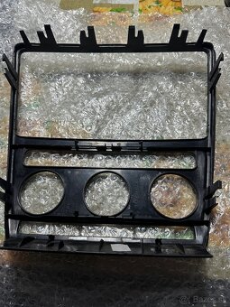 Rámček  spinača klimatizacie a navigacie - 2