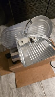 Predam Profesionálny nárezový stroj HACZER TOP 200 - 2