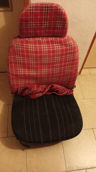 Sedačky zo škody 120 - 2