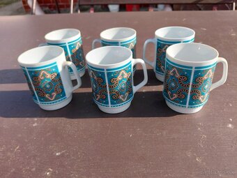 Sada nepoužívaných hrnčekov - 2