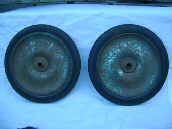 kolesá,kolečká,-priemer 23,5 cm - 2