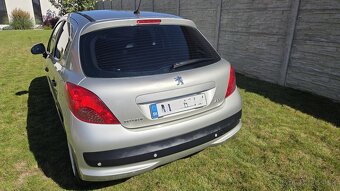 PEUGEOT 207 1.4 54kW benzín - 2