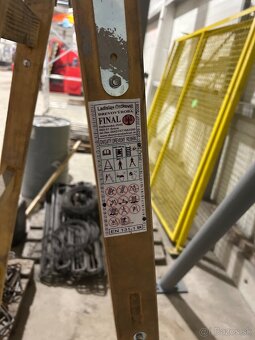 Rebrík drevený, 1x4-priečkový, maliarsky - 2