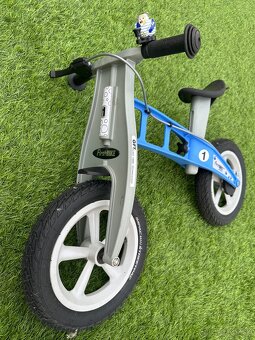 Odrážadlo FirstBIKE Street – s brzdou, nafukovacie plášte - 2