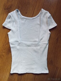 Tricko s vystrihom na hrbate - 2