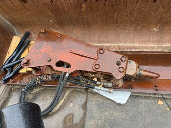 Predam manitou aj s vybavou - 2