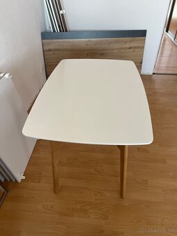 Kuchynsky stol - Uplne novy - 2