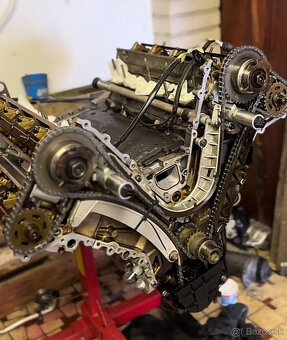 BMW M62B44 V8 - 2