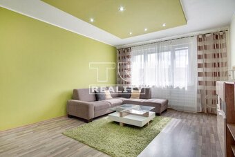 Moderný 3-izbový byt s výhľadom na Karpaty a balkónom,... - 2
