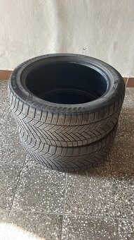 Predám 2ks 225/45 R17 zimné pneu - 2
