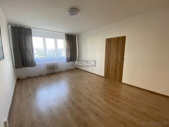 PEKNÝ 2-IZBOVÝ BYT , CENTRUM, REKONŠTRUKCIA - 2