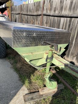 Vlečka na zber hrozna, nerezová so šnekom a pumpou - 2