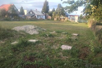 Ponúkame na predaj rovinatý pozemok v obci Cabaj-Čápor 780 m - 2