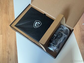 MSI Vector 16 HX (RTX 5070Ti) - 2