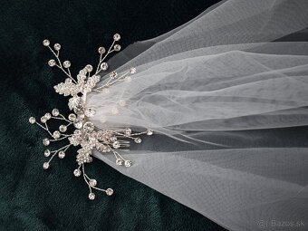 Nový nádherný svadobný závoj s hrebienkom - 2