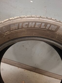 Predám zimné pneumatiky 235/50 r19 - 2