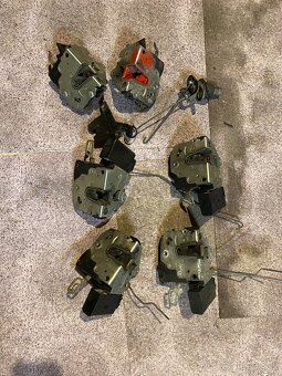 Bmw e36 zámok dverí - 2