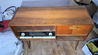 Gramofón s radiom - 2