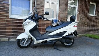 SUZUKI BURGMAN 125cm3 - 2