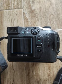 .Olympus Camedia C-3000 Zoom. - 2