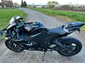 Kawasaki ZX10RR - 2