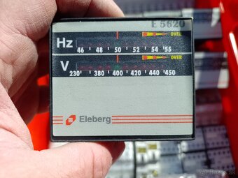 Voltmeter a merač frekvencie - 2
