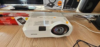 Projektor epson - 2