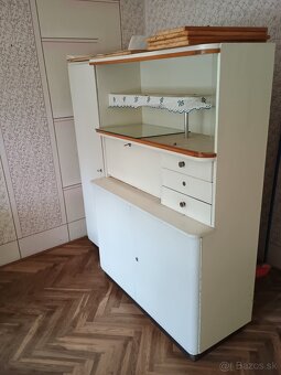 Stary kredenc - 2