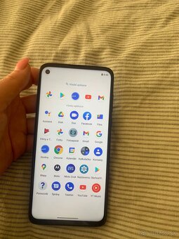 Motorola moto G8 power farba čierna - 2