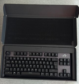 ROG Strix Scope TKL Deluxe - 2