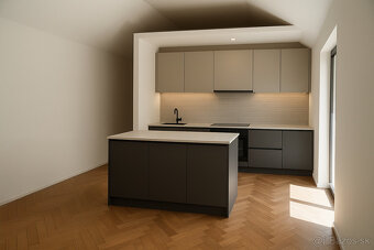 Rodinný dom s moderným vidieckym dizajnom - 2