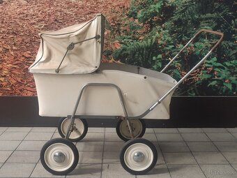 Starý dětský kočik - 2