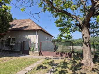 3-izbový RD na 34-árovom pozemku v Šarovciach - 2