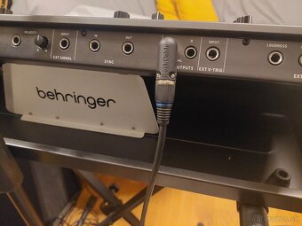 Vianočné upratovanie klávesy BEHRINGER - 2