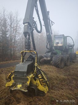 Predám harvestor John Deere 1270E IT4 - 2