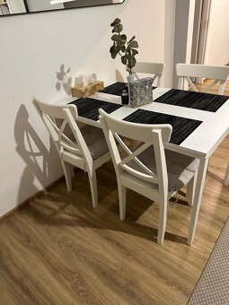 Jedálenský stôl so stoličkami - 2