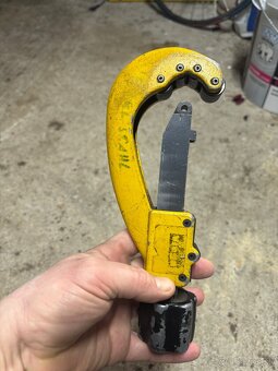 rems rezacka na rury - 2