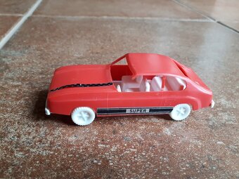 Stara hracka - Stare auto: Ford Capri od Smer - 2