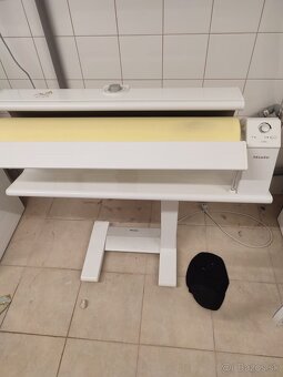 Profesionálny mandel Miele B990 - 2