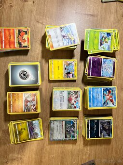 Pokémon (100ks) Charizard Pikachu - 2