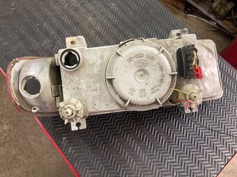 Škoda octavia 1 svetlo pravé - 2