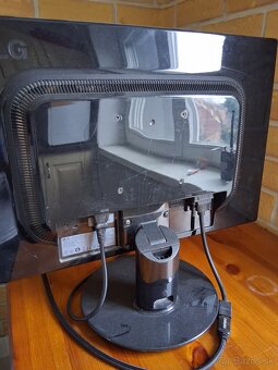 LG Flatron L227WT 22" - 2