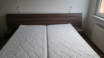 Spálňa - nábytok s rolldoorom - 2