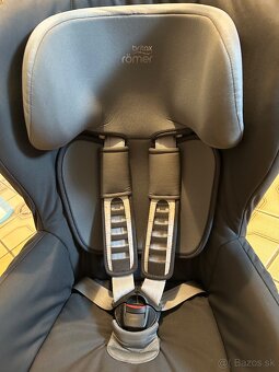 Predám autosedačku BRITAX RÖMER Safefix plus 9-18kg - 2